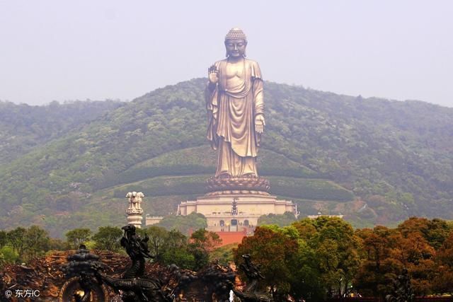 河南108公斤黄金造108米大佛，门票120，游客:唉，真心拜不起!