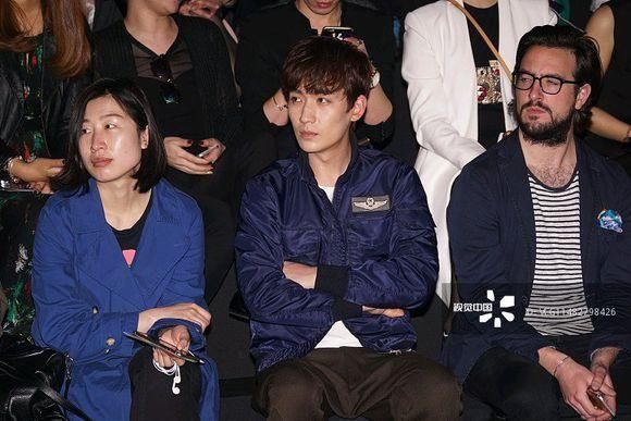 网友爆出未精修朱一龙照片简直辣眼睛 粉丝回怼你算什么天仙