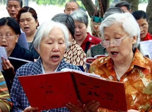  「养老金」45岁开始交社保是否划算？3000元和6000元两个档次，