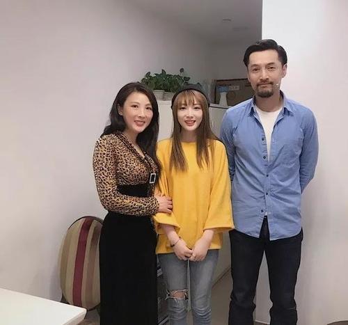 胡歌经纪人姚瑶被开除网友直呼痛快，胡歌留学事件真相曝光！