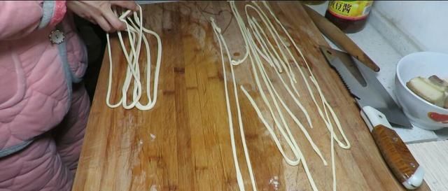  『我家』学会面条的做法，我家一周吃5次，面条劲道，真好吃