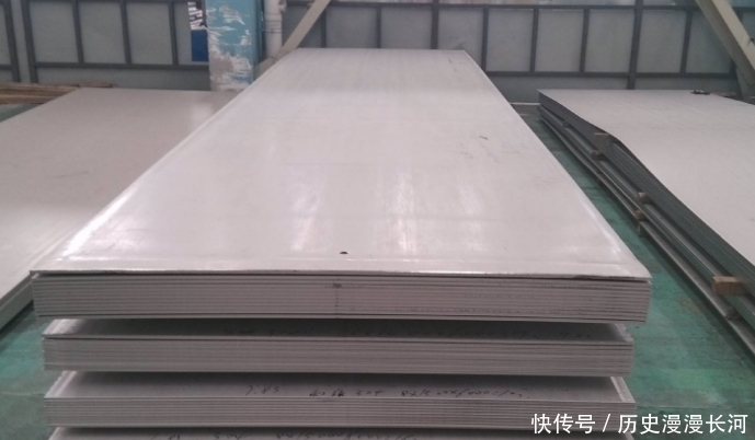 火车轨道经常生锈，为何不改用不锈钢材料？原因让游客表示长知识