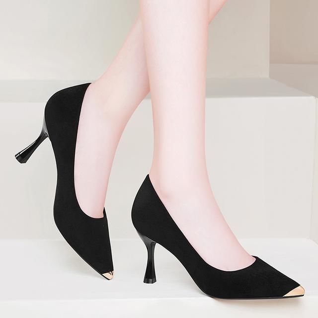 职业高跟鞋+小西装，展现职业女强人一枚，恨天高再好也不值一提