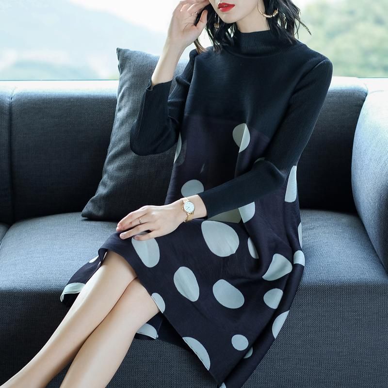 金秋一夜爆火的“名媛秋裙”，温婉优雅，50岁妈妈穿上气质若兰