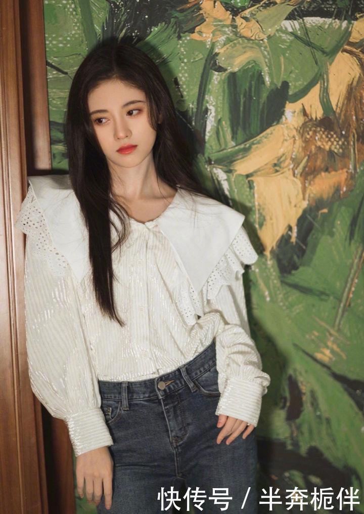  [少女感十足]小时候爱的娃娃领变成潮流神器，春天穿起来超减龄，少女范十足