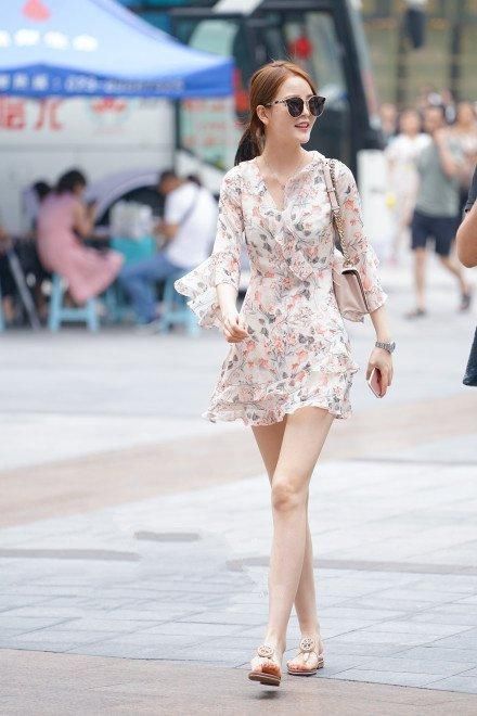 街拍，温柔恬静的气质穿搭参考，靓丽就是这么简单!