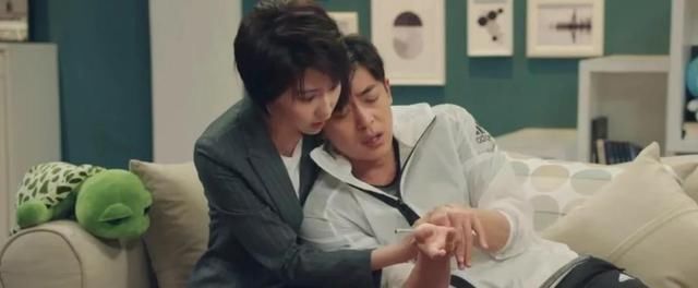 爱5张伟和谁在一起