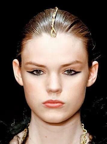 跟刘亦菲赵丽颖偷学“哭了也能美”眼妆，就是“仙女式哭泣”本仙