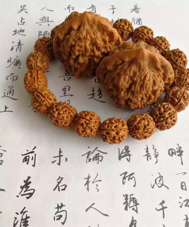 手串@炫耀手串用什么样的姿势，才能够达到最佳效果？