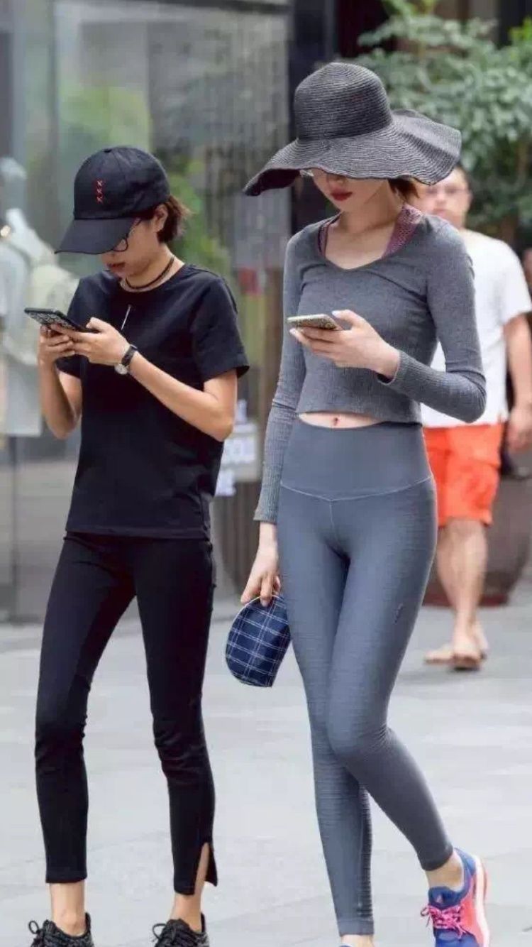 街拍丨就凭这身材,本直女都要为她弯弯!