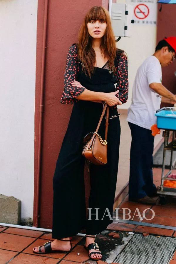 厉害| 今年最最最流行的小方领，时髦的同时居然还能显脸小!