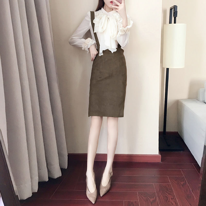 小香风套装才叫时尚,看着都不舍得眨眼睛,显嫩漂亮很吸睛