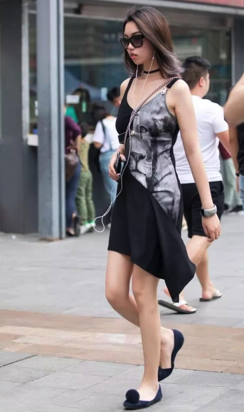 街拍：清爽可人的小姐姐，青春活力很活泼！