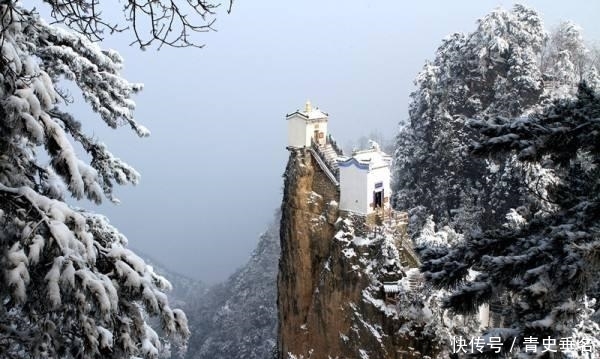 中国最惊险的建筑：3面是悬崖，建在1665米高山上，已有四百