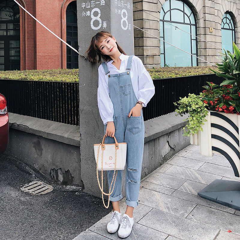 太美了，不敢相信，老婆穿上小脚牛仔裤，一件比一件好看，长面子