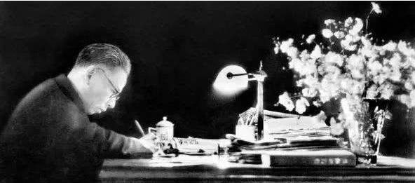 《论共产党员的修养》的版本演变