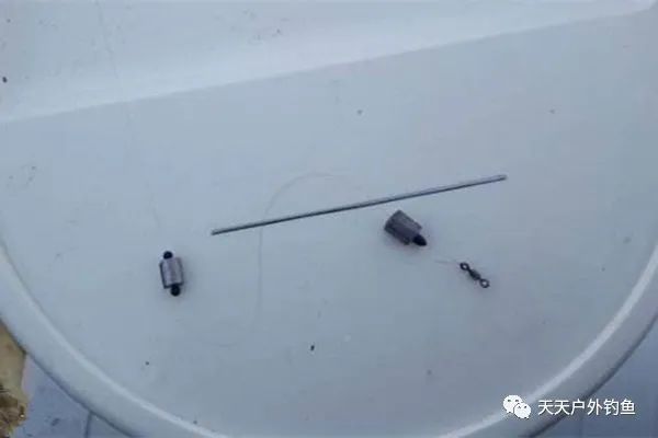  【双坠钓组】钓鱼技巧误区：双坠跑铅线组，基本就是个笑话，原因是这些！
