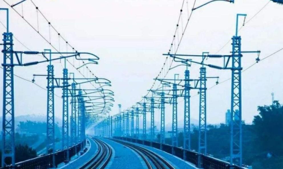  「大巴」这条高铁线路可能要“凉凉”了，又慢又贵，还不如坐大