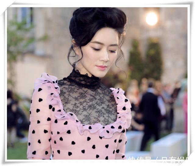 看了田海蓉的波点裙，再看看鲍蕾，真想对陆毅说一句：亏大了！