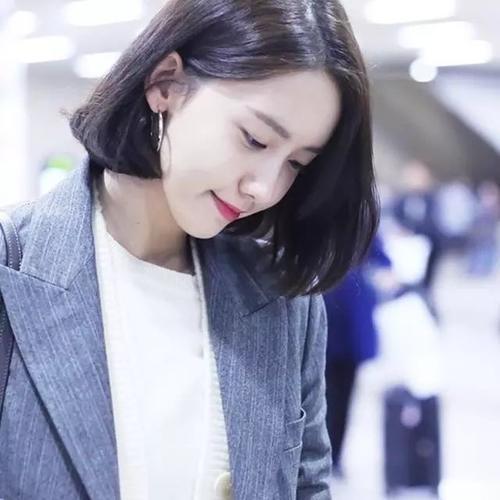 换了短发的高圆圆和20年前一个样，可为啥我剪了短发像阿姨？