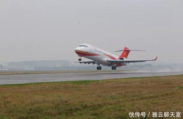 飞机的排出物最后都去了哪,会砸到地上的人吗空姐偷偷说了实话