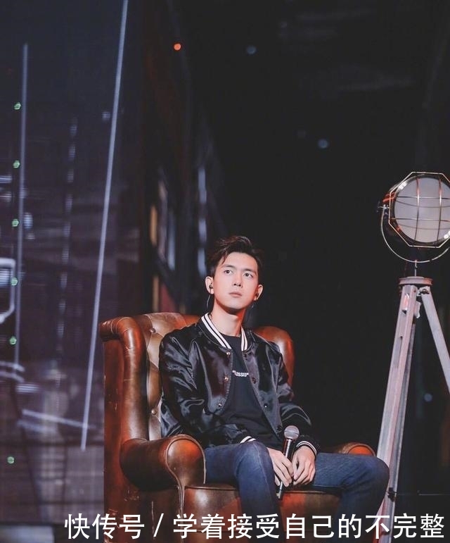 东方卫视跨年郑云龙