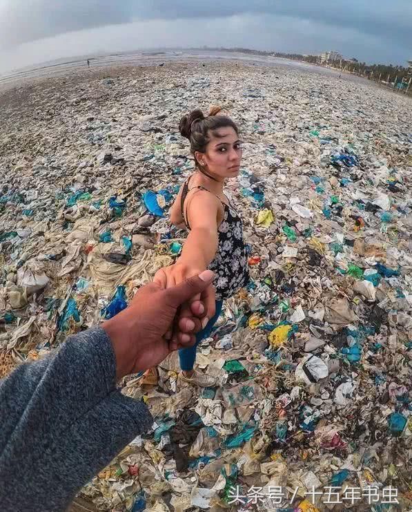垃圾组成的画作！身为人类，我们能配得上地球的美景吗？