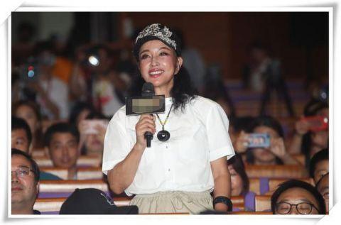 看米雪的近照，再看看62岁刘晓庆，终于知道保持少女心的重要性