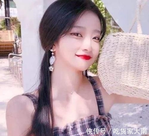  校花@被“天使吻过”的3种脸型，个个都是校花级，男生“一见就钟情”