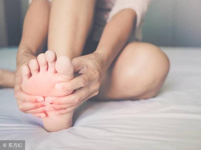 脚底2个“减肥穴”，减掉大象腿、大肚腩，在床上就能完成