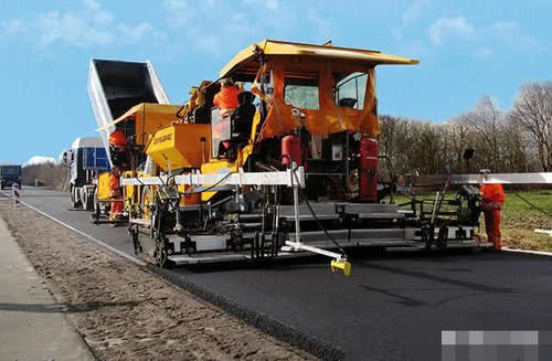  【高速】为何中国高速公路，不用钢筋混凝土做路面？原来其中有