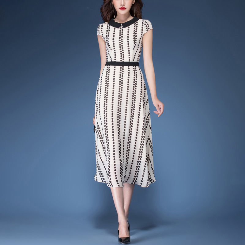 三伏天流行一种“冷淡风”，高雅又显年轻，上身女神范十足