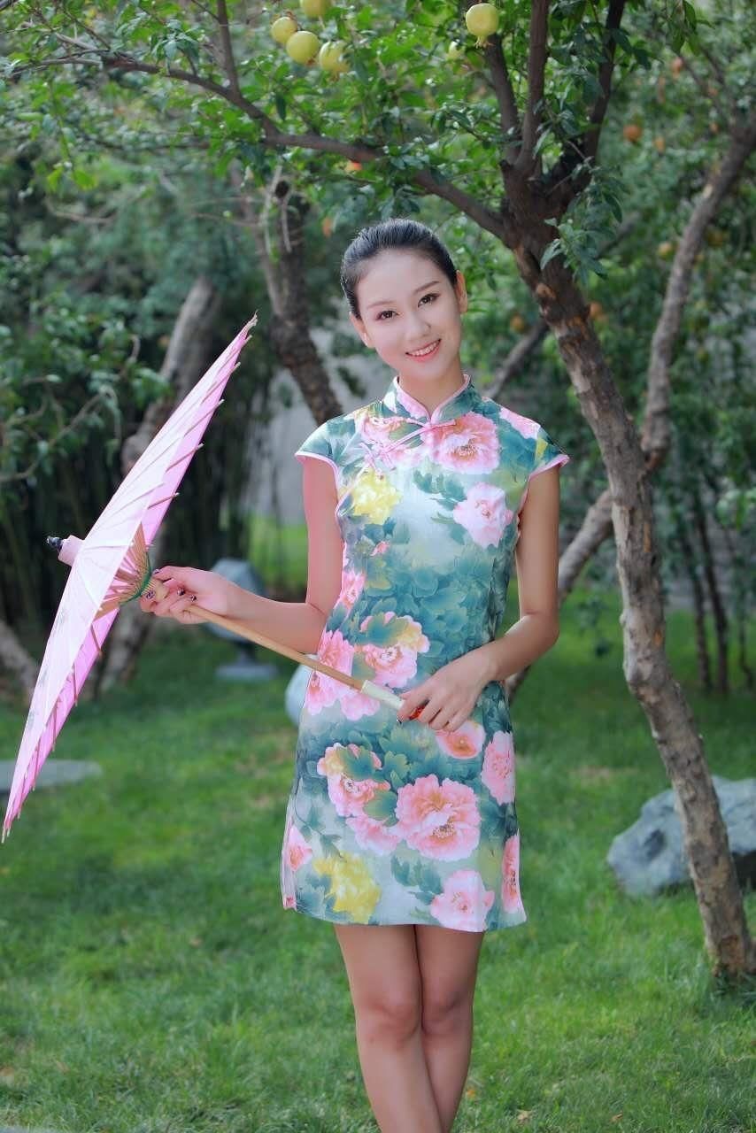 人像摄影:美女穿上旗袍太有气质了，赶紧收藏！