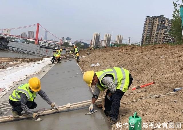  白沙洲@白沙洲江滩 节点任务！八铺街堤综合整治项目桩基施工已基本完成！