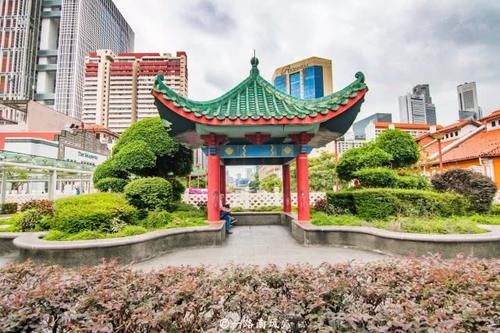 新加坡最热闹的街道，人气远不如西安永兴坊，中国游客随处可见！