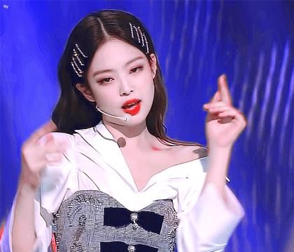  香奈儿■她被成为“人间香奈儿”，是因为她用独特的将香奈儿服装展示出来