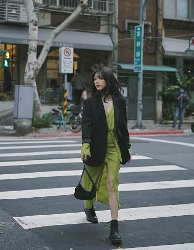  『深蓝色』预测2020年必火的3个颜色，清新、雅致、有质感