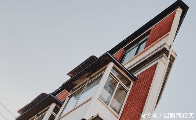 中国这个“纸片楼”,最窄处不到20厘米,现成热门景点