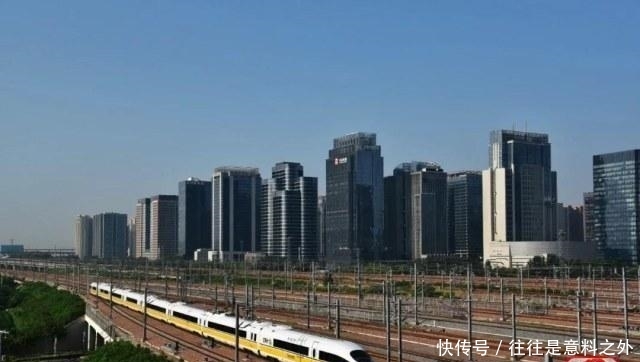  「郑州」郑州：“枢纽 门户”居中通全球