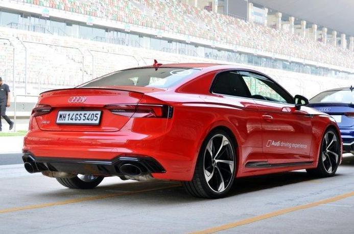 奥迪跑车体验 - 奥迪RS5轨道驱动器