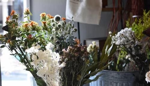 手工@DIY手工制作:用干花做的花艺作品,比鲜花还美!