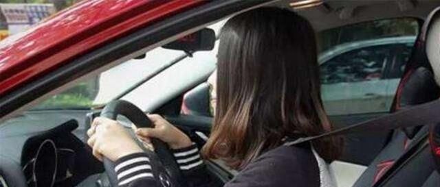 『离合』驾照到手就能开车?教练教的这几个坏毛病得改,否则上路很危险!