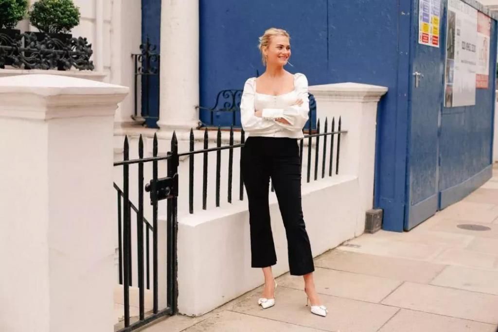 「值得」今夏最值得入手的时尚单品小方领,显瘦还显脸小!