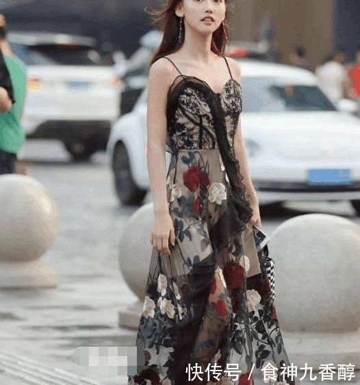  [气质]热情活泼的时尚街拍：身材修长的美女，展示女神的完美气质