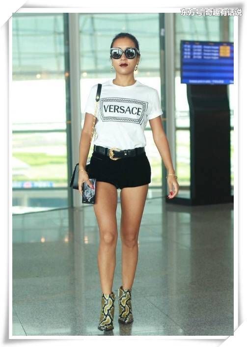 吉克隽逸这么紧的短裤也要硬穿进去,网友:真不怕勒得慌啊!