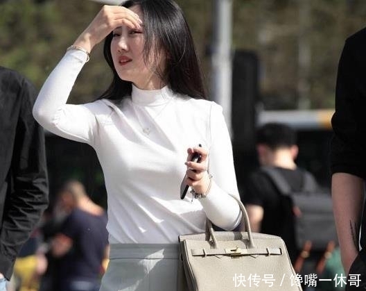  辣妈@摄影气质辣妈，你以为这样就能挡住吗