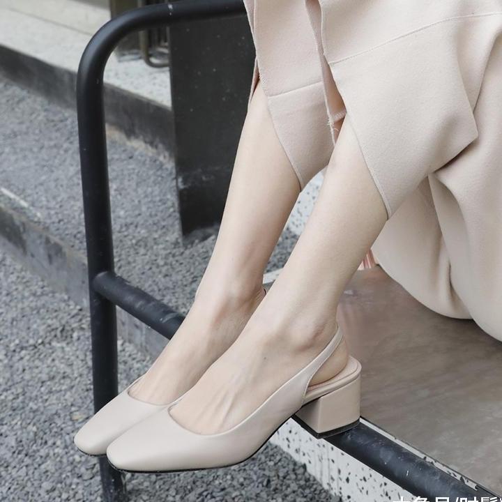 不要穿毁脚的尖头细高跟了, 复古的方头粗跟鞋, 才是真爱