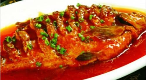  「适量」?草鱼肥美，是用来做菜的最佳食材，给大家介绍一道红烧草鱼方法