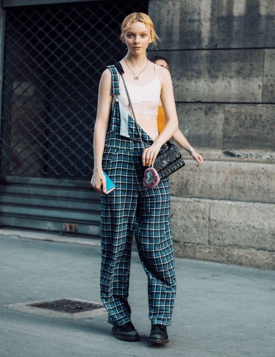 你知道有种裤子叫“初恋裤”吗?穿好了可以变成他初恋的样子哦~