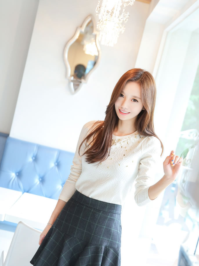 孙允珠螺纹珍珠装饰上衣